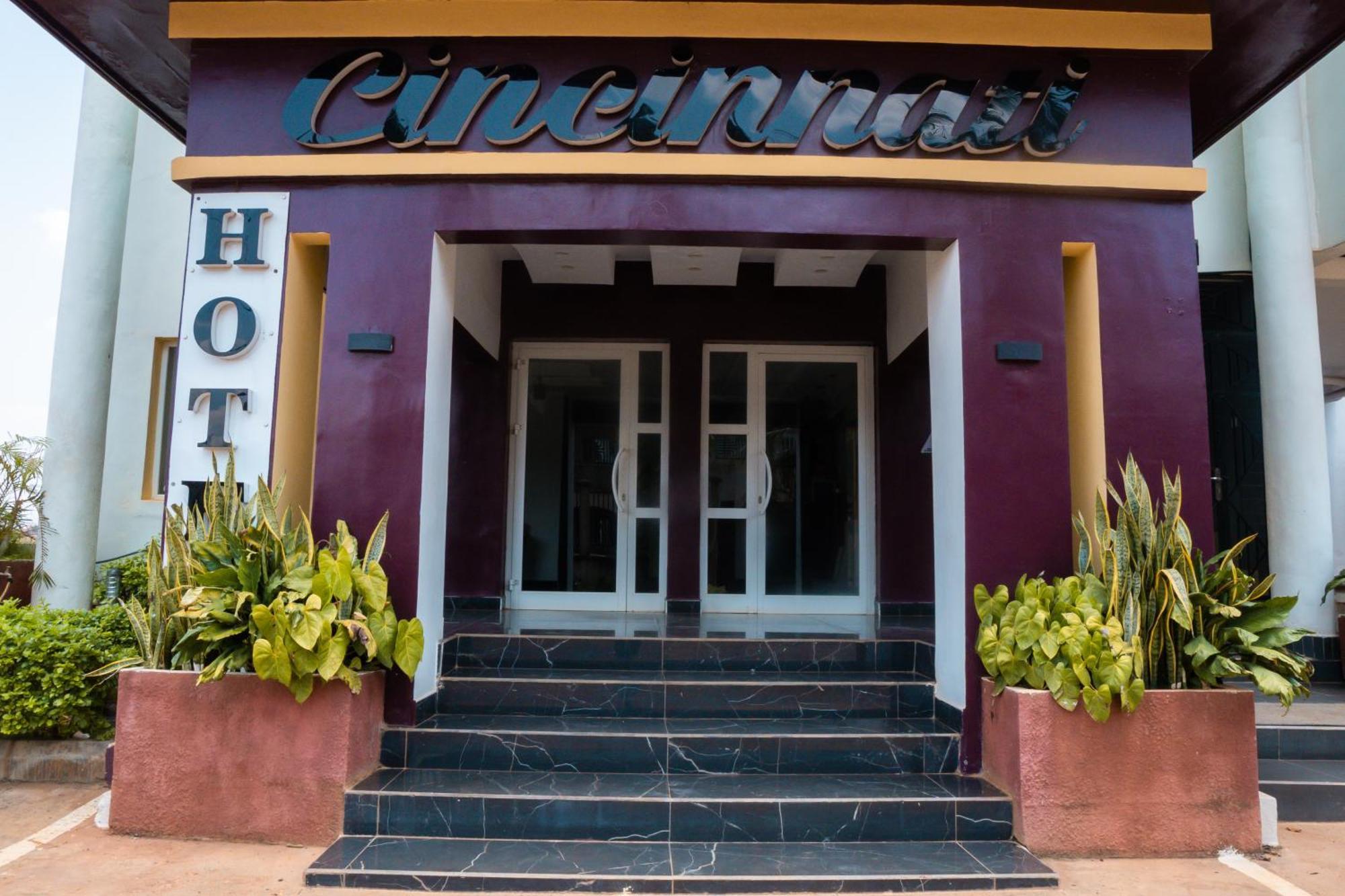 Cincinnati Hotel Yaoundé מראה חיצוני תמונה