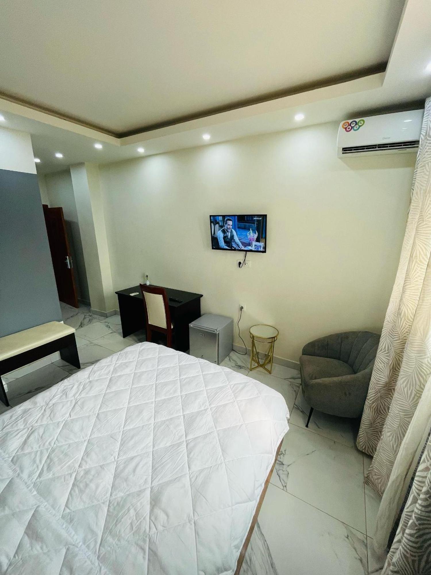 Cincinnati Hotel Yaoundé מראה חיצוני תמונה
