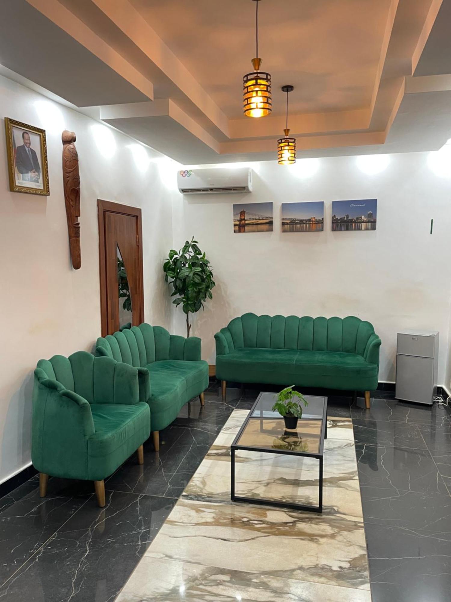 Cincinnati Hotel Yaoundé מראה חיצוני תמונה