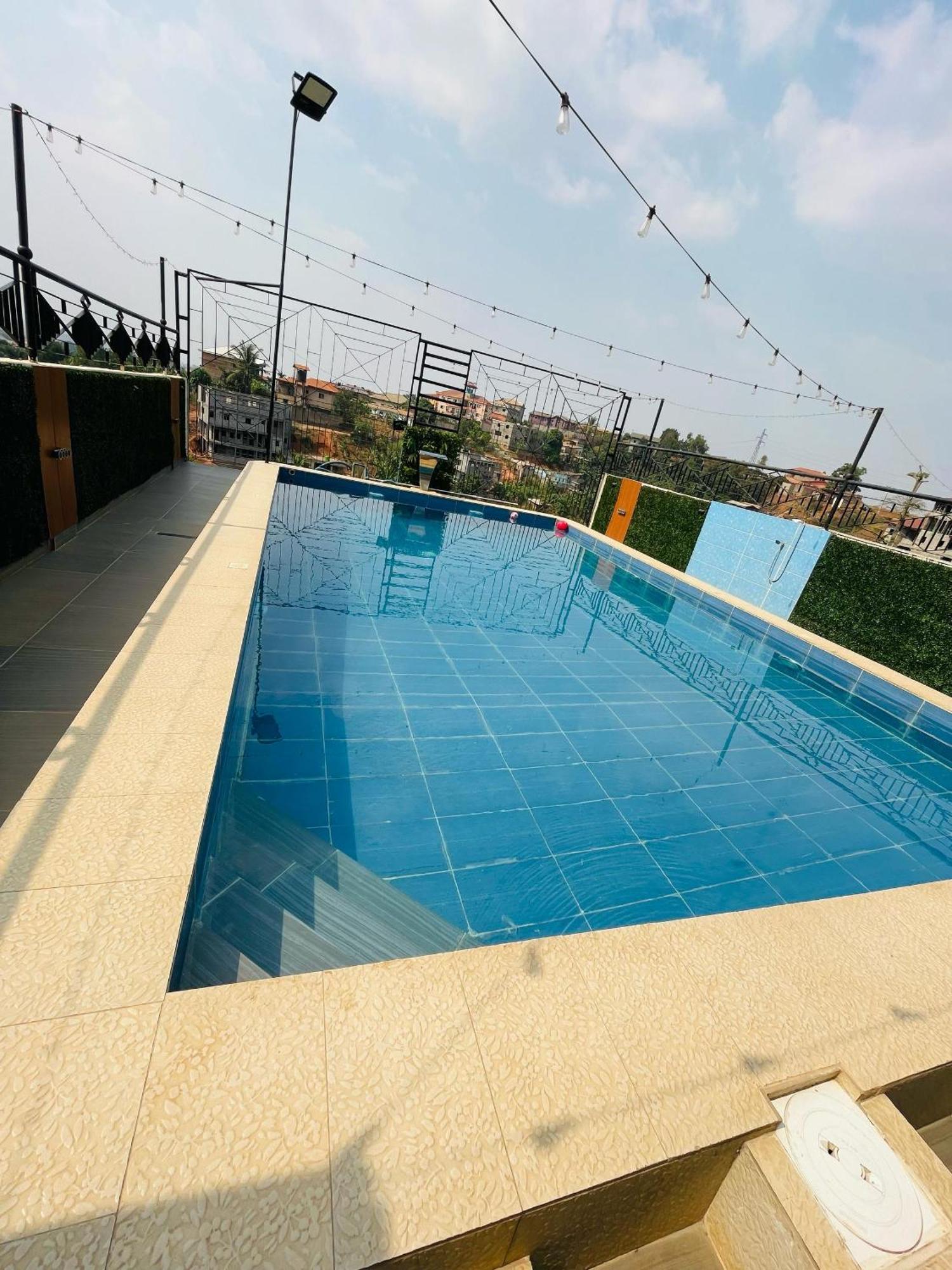 Cincinnati Hotel Yaoundé מראה חיצוני תמונה