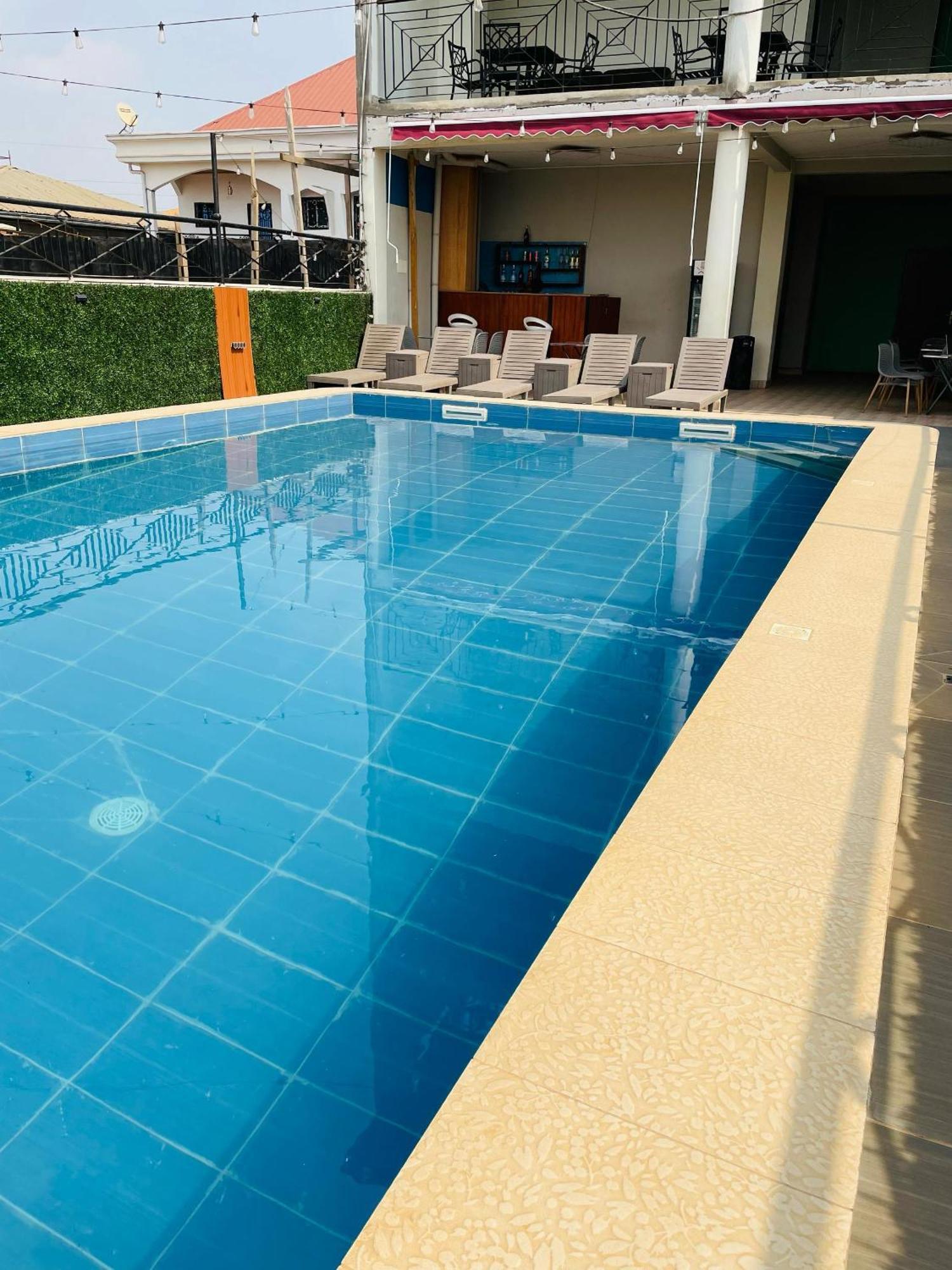 Cincinnati Hotel Yaoundé מראה חיצוני תמונה